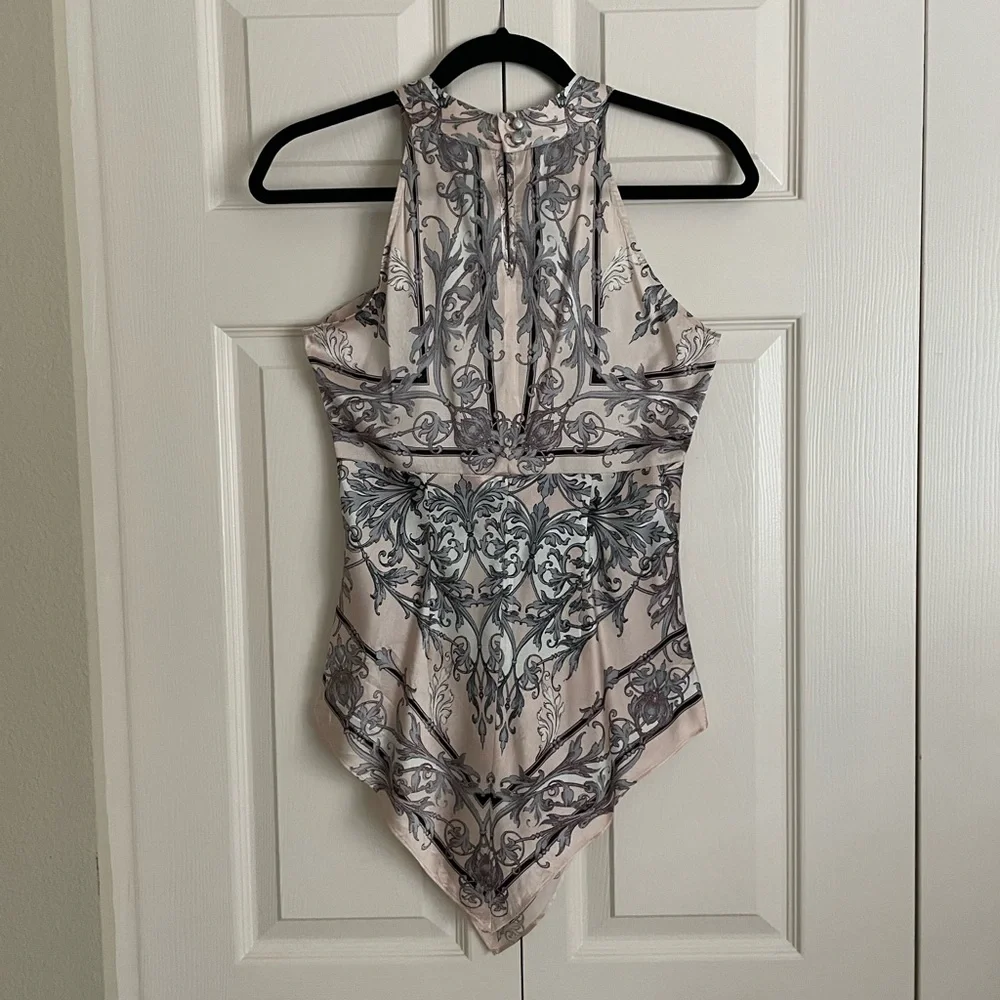 Cache Halter Top - Picture 2 of 8